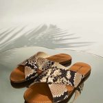 SANDALIA PLANA - beige-snake-natu - 35